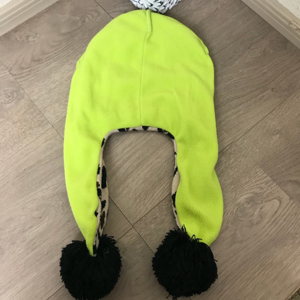 Fun Leopard Cat Beanie - Picture 6 of 6